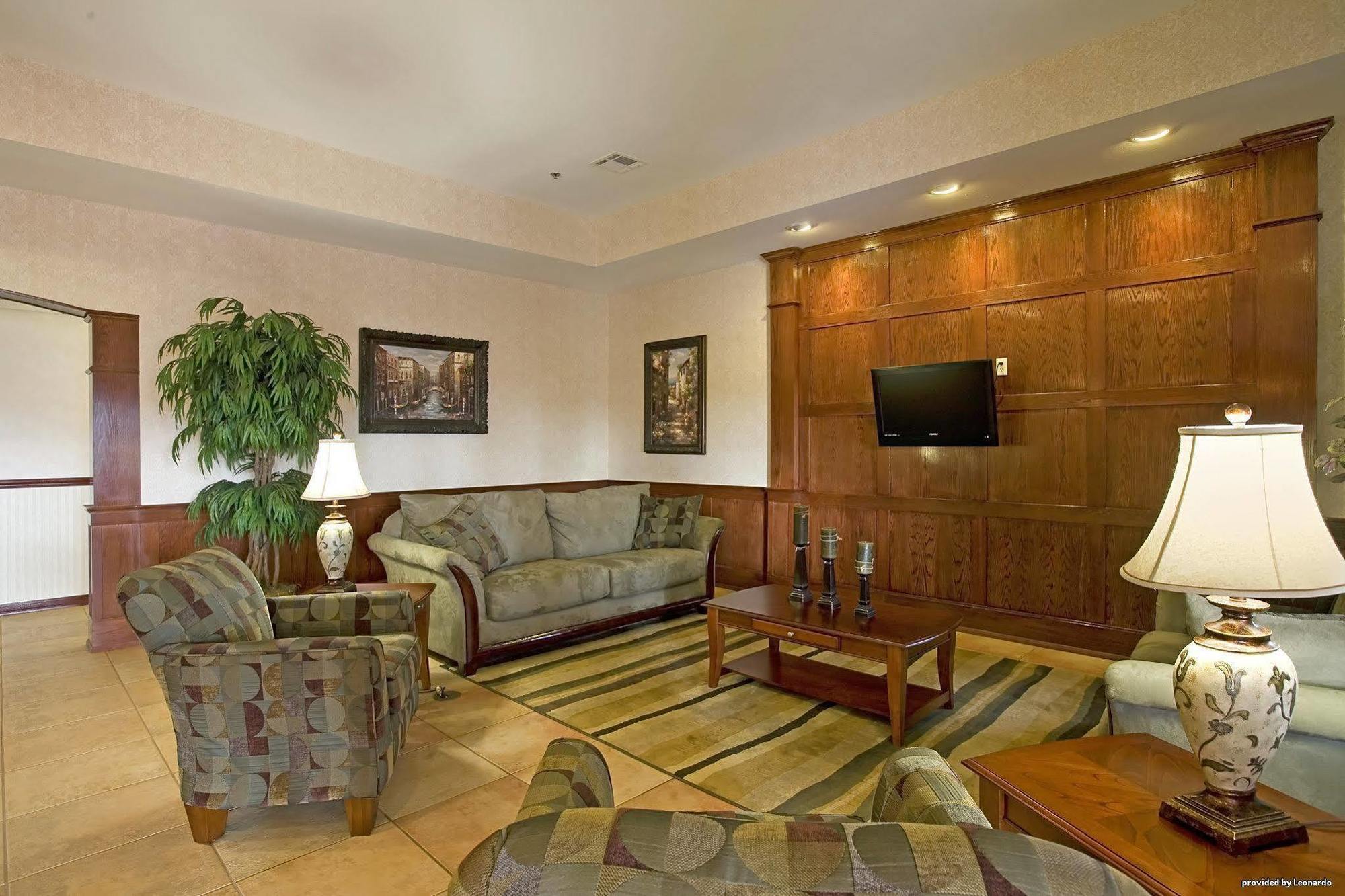 Hotel Baymont By Wyndham Mccomb Interior foto