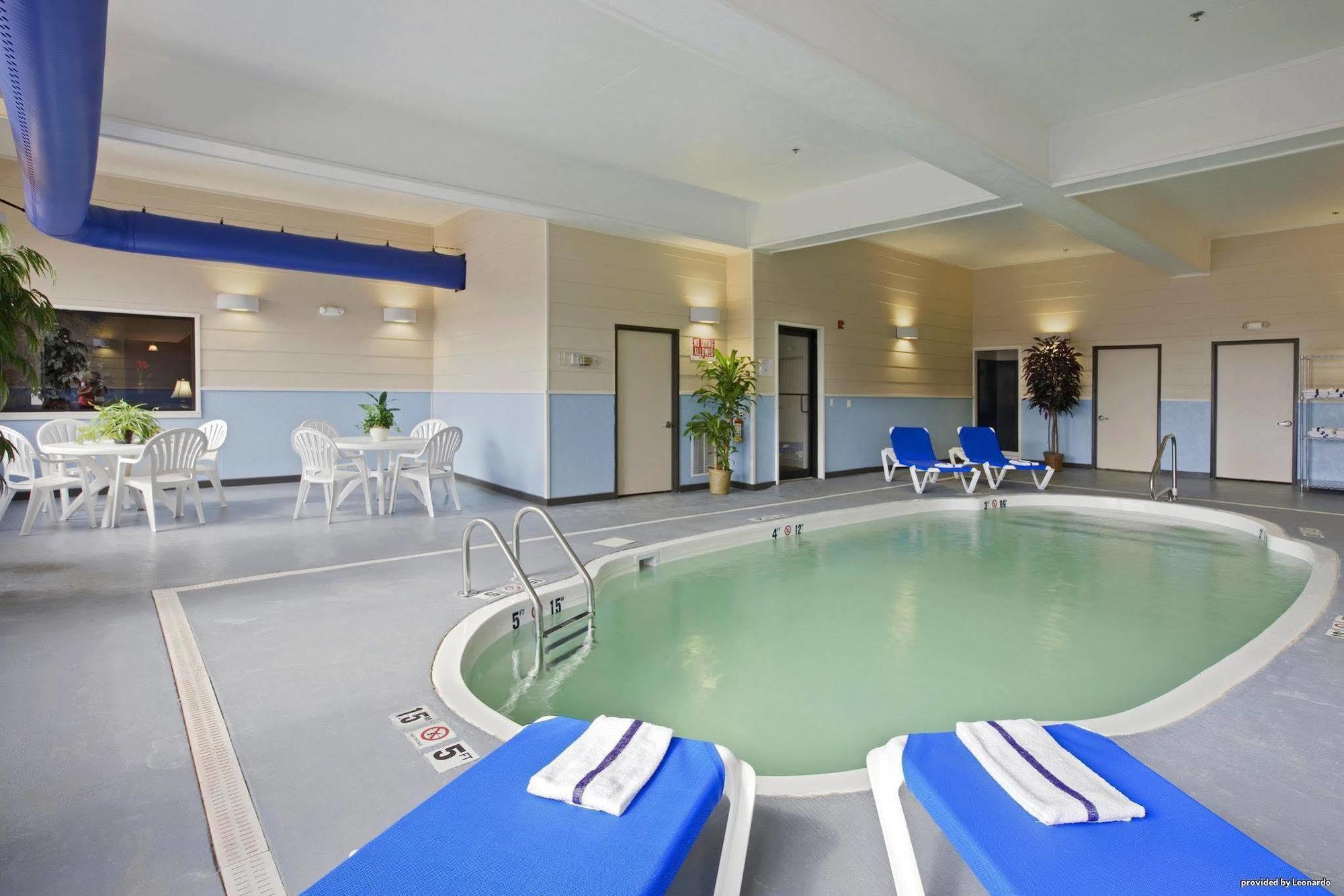 Hotel Baymont By Wyndham Mccomb Einrichtungen foto